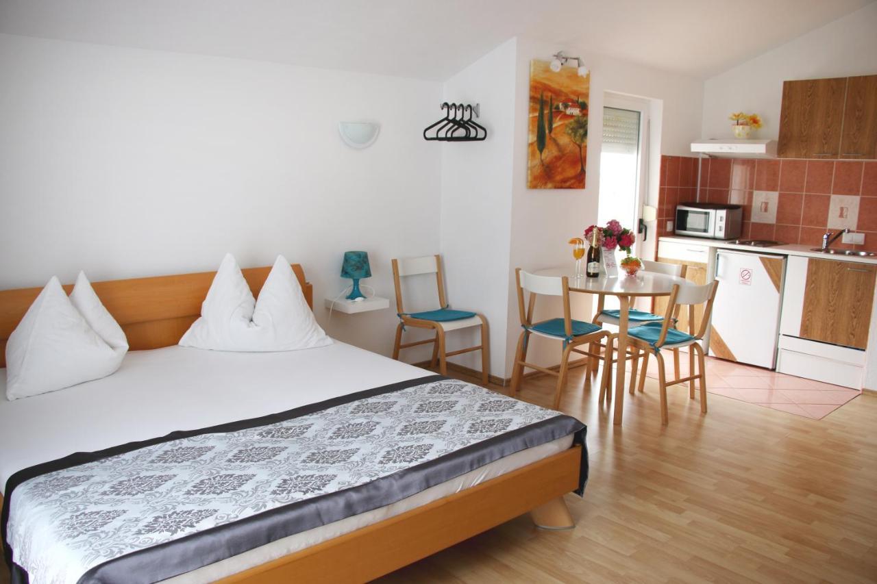 Apartments Gavric Трогир Екстериор снимка